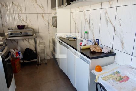 Casa à venda com 200m², 4 quartos e 3 vagas Casa à venda com 200m², 4 quartos e 3 vagasCozinha