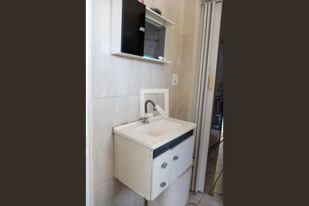 Casa à venda com 200m², 4 quartos e 3 vagas Casa à venda com 200m², 4 quartos e 3 vagasBanheiro 2