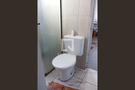 Casa à venda com 200m², 4 quartos e 3 vagas Casa à venda com 200m², 4 quartos e 3 vagasBanheiro 2