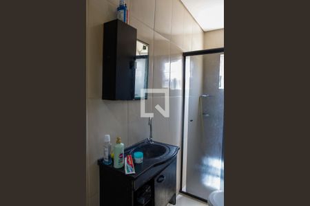 Casa à venda com 200m², 4 quartos e 3 vagas Casa à venda com 200m², 4 quartos e 3 vagasBanheiro