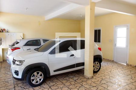 Casa à venda com 200m², 4 quartos e 3 vagas Casa à venda com 200m², 4 quartos e 3 vagasGaragem