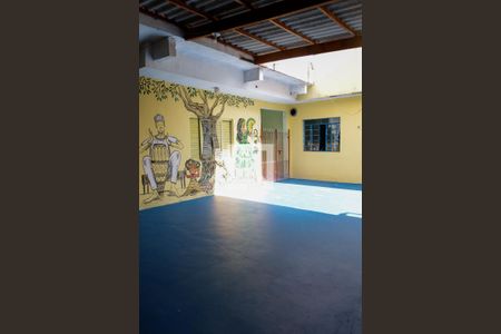 Casa à venda com 200m², 4 quartos e 3 vagas Casa à venda com 200m², 4 quartos e 3 vagasQuintal