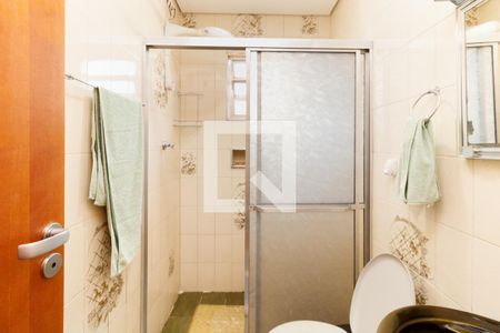 Casa à venda com 196m², 2 quartos e 5 vagasBanheiro da Suíte