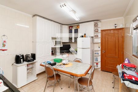 Casa à venda com 196m², 2 quartos e 5 vagascozinha