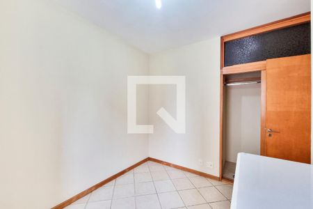 Apartamento para alugar com 96m², 3 quartos e 1 vaga Apartamento para alugar com 96m², 3 quartos e 1 vagaQuarto