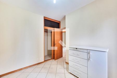 Apartamento para alugar com 96m², 3 quartos e 1 vaga Apartamento para alugar com 96m², 3 quartos e 1 vagaQuarto