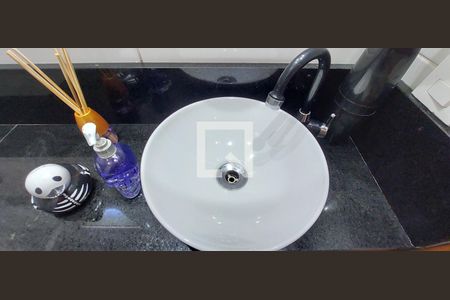 Apartamento à venda com 100m², 2 quartos e 1 vaga Apartamento à venda com 100m², 2 quartos e 1 vagaBanheiro 1