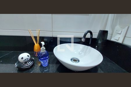 Apartamento à venda com 100m², 2 quartos e 1 vaga Apartamento à venda com 100m², 2 quartos e 1 vagaBanheiro 1