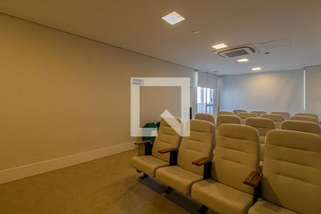 Apartamento à venda com 65m², 2 quartos e 1 vagaCinema