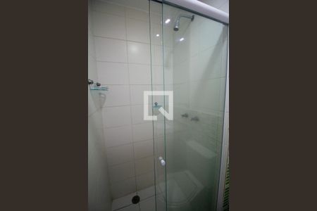 Apartamento à venda com 75m², 2 quartos e 2 vagasBanheiro do Corredor