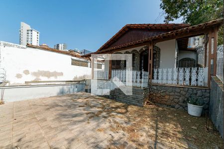 Casa à venda com 223m², 3 quartos e 3 vagasQuintal