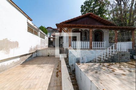 Casa à venda com 223m², 3 quartos e 3 vagasQuintal