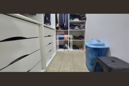 Casa à venda com 307m², 3 quartos e 6 vagasQuarto 1 suíte - Closet