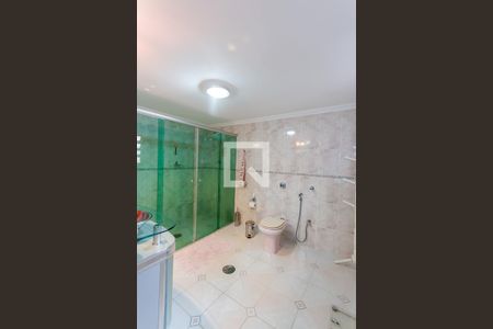 Casa à venda com 243m², 3 quartos e 4 vagasBanheiro da Suíte 2