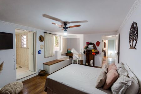 Casa à venda com 243m², 3 quartos e 4 vagasSuíte 2