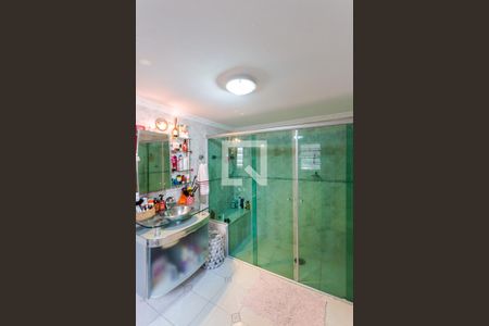 Casa à venda com 243m², 3 quartos e 4 vagasBanheiro da Suíte 2