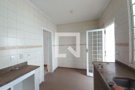 Casa à venda com 280m², 4 quartos e 5 vagasCozinha 