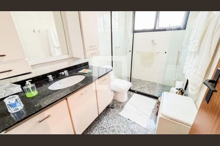 Apartamento à venda com 126m², 4 quartos e 2 vagasBanheiro