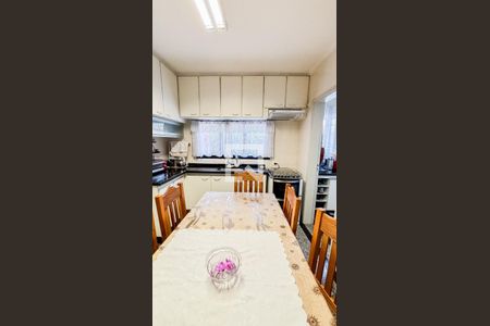 Apartamento à venda com 126m², 4 quartos e 2 vagasCozinha