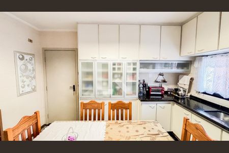 Apartamento à venda com 126m², 4 quartos e 2 vagasCozinha