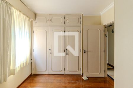 Apartamento à venda com 323m², 4 quartos e 3 vagasQuarto 1