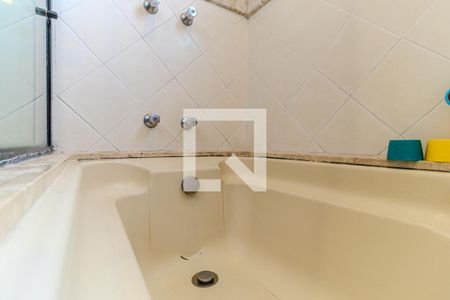 Apartamento à venda com 323m², 4 quartos e 3 vagasBanheiro 2