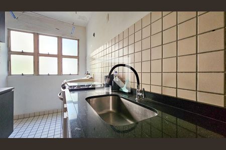Cozinha de apartamento à venda com 3 quartos, 64m² em Vila Sofia, São Paulo