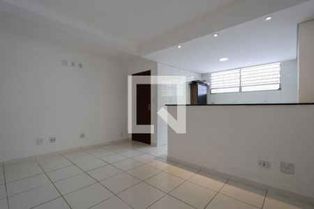Sala de casa à venda com 2 quartos, 65m² em Vila Celeste, São Paulo