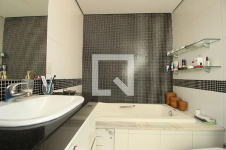 Apartamento à venda com 400m², 5 quartos e 6 vagasBanheiro 