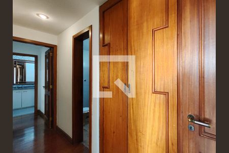 Apartamento para alugar com 165m², 3 quartos e 2 vagas Apartamento para alugar com 165m², 3 quartos e 2 vagasCorredor