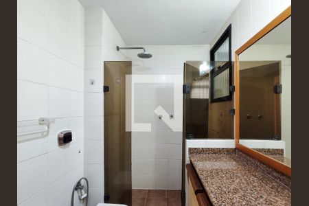 Apartamento para alugar com 165m², 3 quartos e 2 vagas Apartamento para alugar com 165m², 3 quartos e 2 vagasBanheiro Corredor