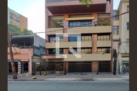 Apartamento para alugar com 165m², 3 quartos e 2 vagas Apartamento para alugar com 165m², 3 quartos e 2 vagasFachada e portaria