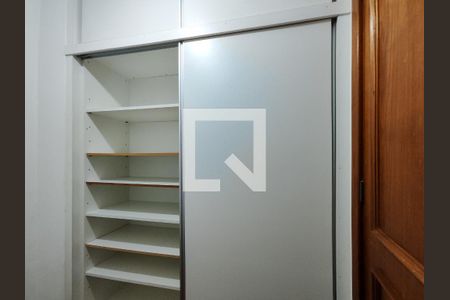 Apartamento para alugar com 165m², 3 quartos e 2 vagas Apartamento para alugar com 165m², 3 quartos e 2 vagasCloset da suíte