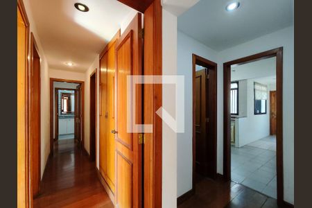 Apartamento para alugar com 165m², 3 quartos e 2 vagas Apartamento para alugar com 165m², 3 quartos e 2 vagasCorredor