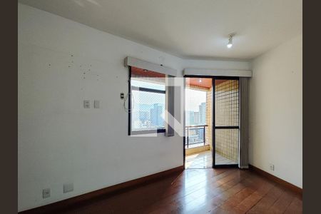 Apartamento para alugar com 165m², 3 quartos e 2 vagas Apartamento para alugar com 165m², 3 quartos e 2 vagasSuíte
