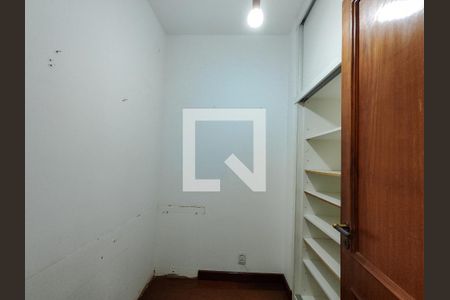Apartamento para alugar com 165m², 3 quartos e 2 vagas Apartamento para alugar com 165m², 3 quartos e 2 vagasCloset da suíte