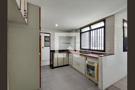 Apartamento para alugar com 165m², 3 quartos e 2 vagas Apartamento para alugar com 165m², 3 quartos e 2 vagasCozinha