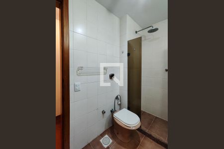 Apartamento para alugar com 165m², 3 quartos e 2 vagas Apartamento para alugar com 165m², 3 quartos e 2 vagasBanheiro Corredor