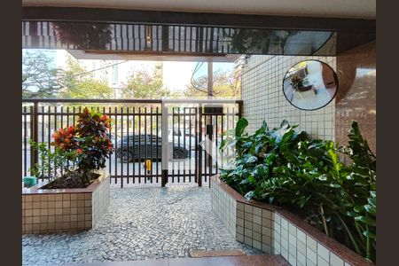 Apartamento para alugar com 165m², 3 quartos e 2 vagas Apartamento para alugar com 165m², 3 quartos e 2 vagasFachada e portaria