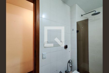 Apartamento para alugar com 165m², 3 quartos e 2 vagas Apartamento para alugar com 165m², 3 quartos e 2 vagasBanheiro Corredor