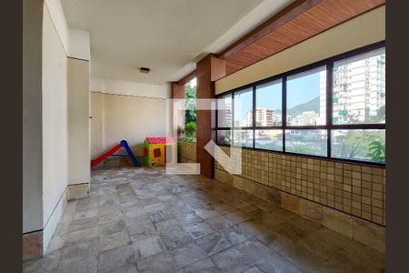 Apartamento para alugar com 165m², 3 quartos e 2 vagas Apartamento para alugar com 165m², 3 quartos e 2 vagasÁrea comum - Playground