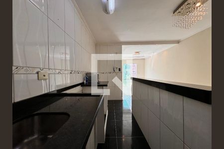 Apartamento para alugar com 75m², 2 quartos e 2 vagas Apartamento para alugar com 75m², 2 quartos e 2 vagasCozinha