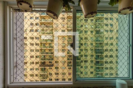 Apartamento à venda com 94m², 2 quartos e 1 vagaÁrea de Serviço Janela