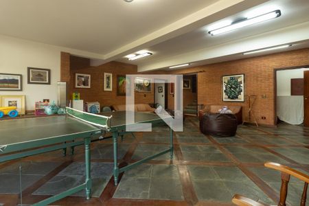 Casa para alugar com 640m², 8 quartos e 4 vagasHall