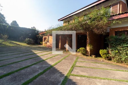 Casa para alugar com 640m², 8 quartos e 4 vagasFachada