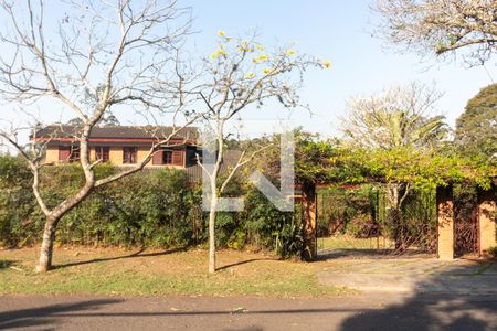 Casa para alugar com 640m², 8 quartos e 4 vagasFachada