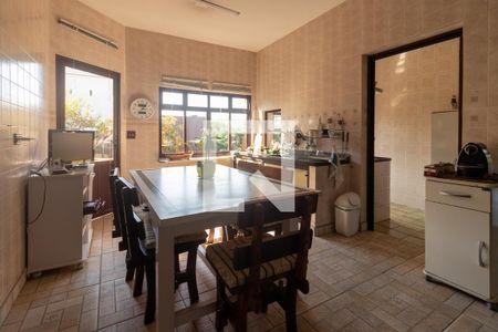 Casa para alugar com 640m², 8 quartos e 4 vagasCozinha