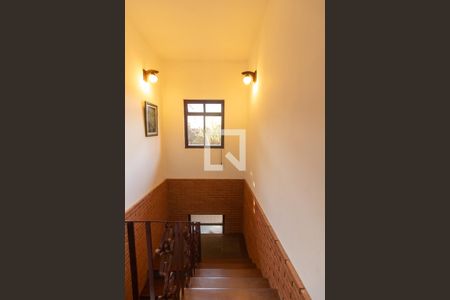 Casa para alugar com 640m², 8 quartos e 4 vagasEscada