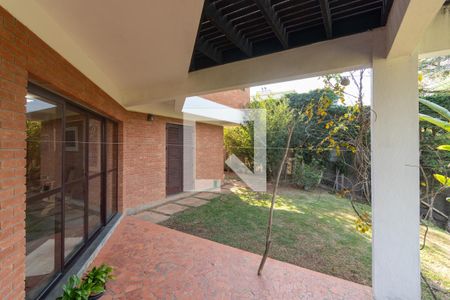 Casa para alugar com 640m², 8 quartos e 4 vagasQuintal
