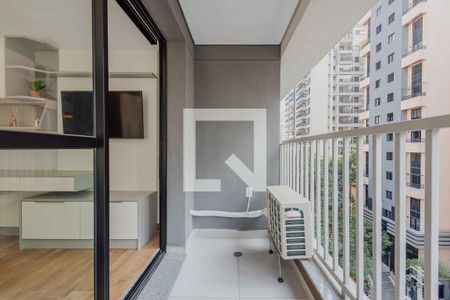 Varanda de kitnet/studio para alugar com 1 quarto, 27m² em Pinheiros, São Paulo